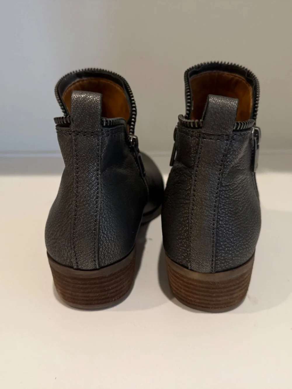 Lucky Brand Basel Booties Women's 8.5 Pewter Metallic Leather Ankle Side Zips